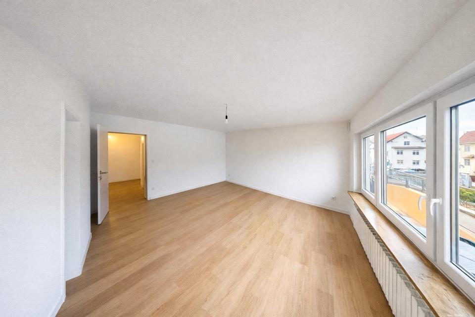 Thumbnail-Modernisierte 3-Zimmer-Wohnung mit neuer EBK, modernem Bad & Stellplatz
