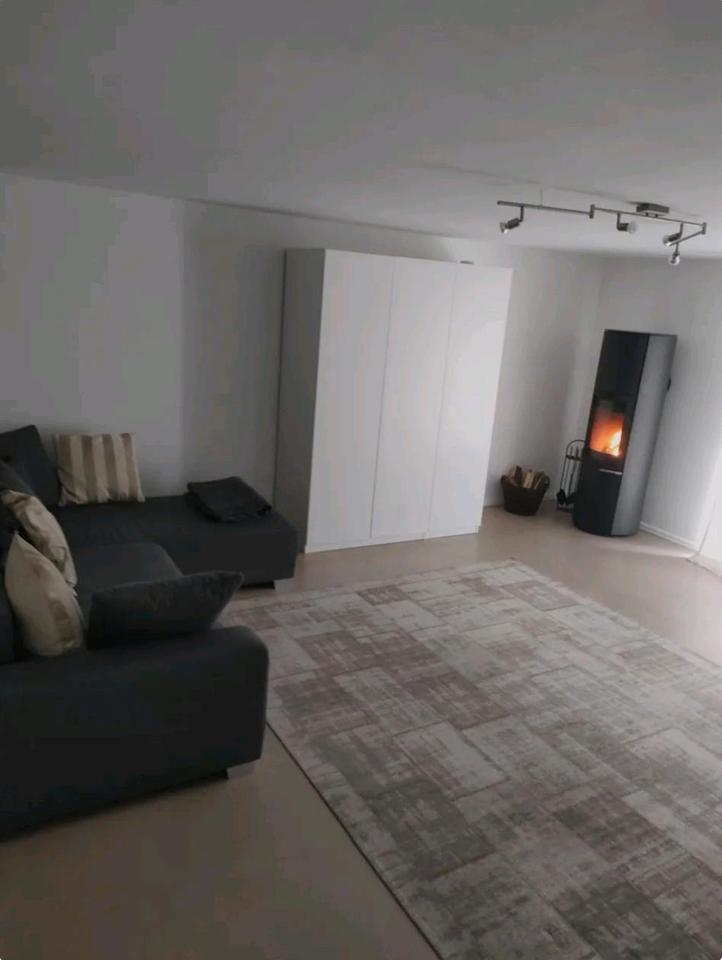 Thumbnail-möblierte Souterrain Wohnung mit Terrasse