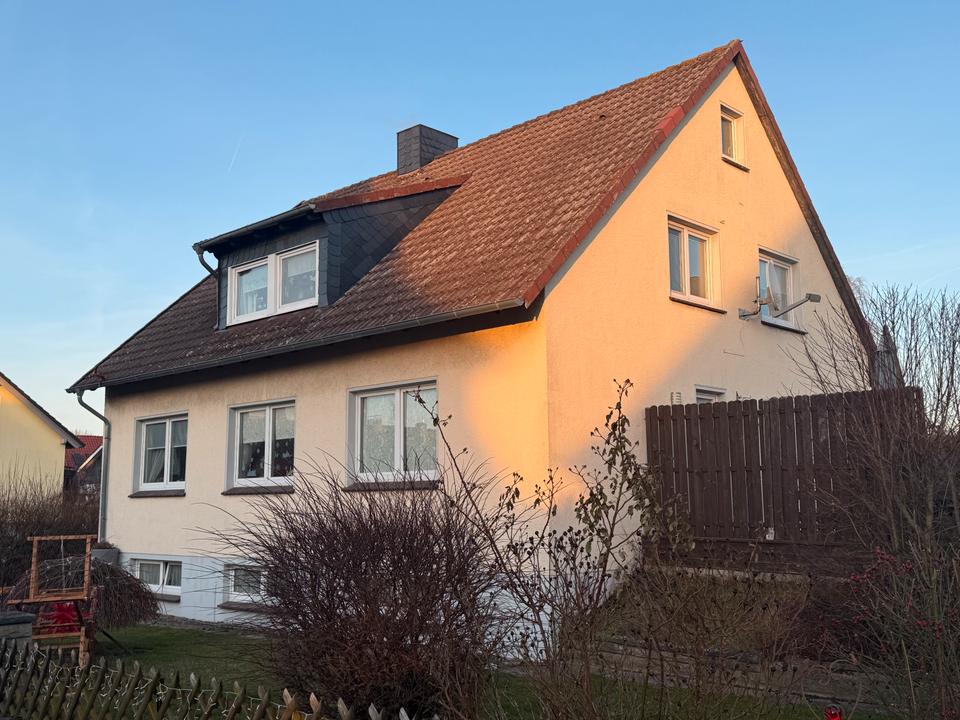 Thumbnail-Zuhause mit Platz für Generationen – Zweifamilienhaus in ruhiger