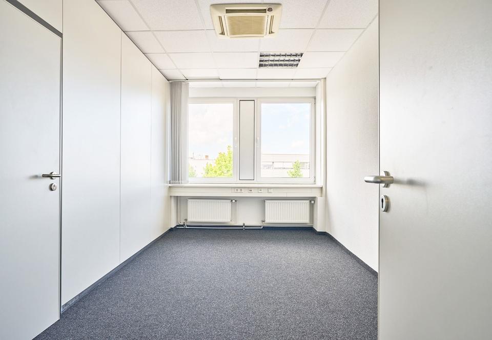 Thumbnail-Kompaktes Büro mit Aufzug und Möblierungsoptio – smarter Einstieg für Gründer & Berater