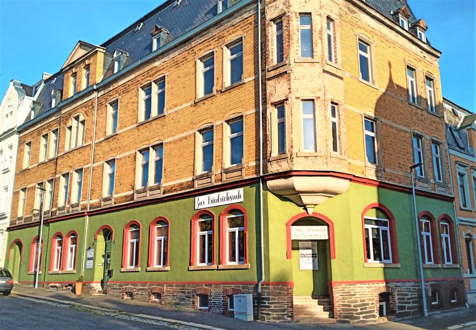 Thumbnail-Großes Mehrfamilienhaus