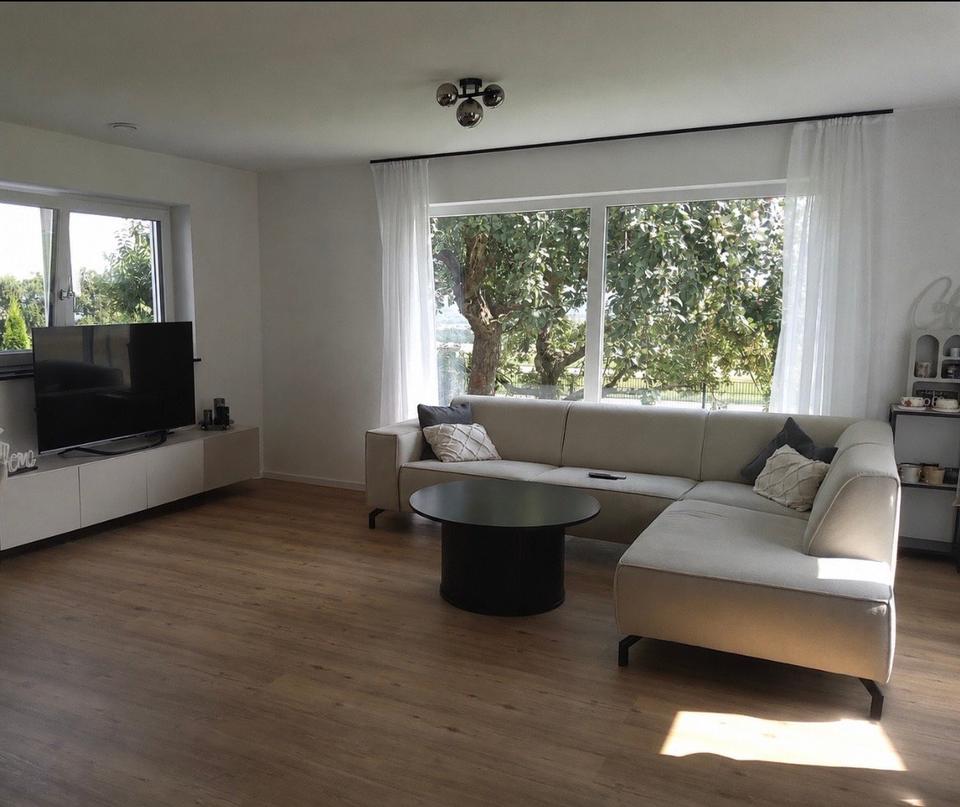 Thumbnail-Schöne und lichtdurchflutete 2-Zimmerwohnung mit EBK und Terrasse