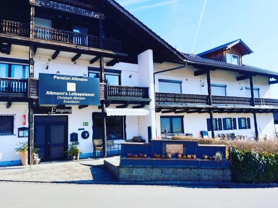 Thumbnail-Monteur und Studentenzimmer