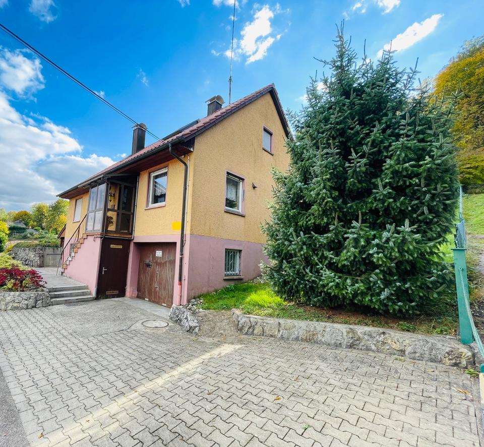 Thumbnail-Familien-Haus Garage Gartenhaus Carport Stellplätze Garten