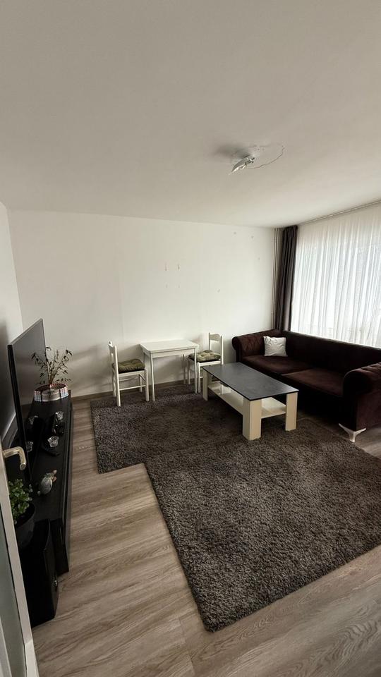 Thumbnail-Sonnige 2-Zimmer-Wohnung( 49 m² ) mit großem Balkon , Warm 527€
