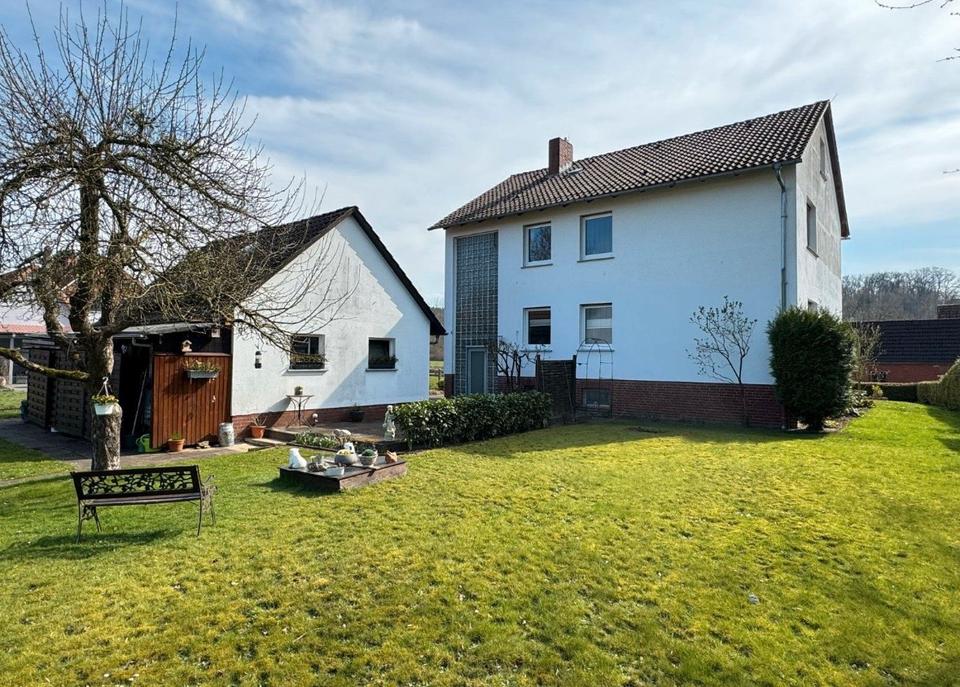 Thumbnail-Charmantes Zweifamilienhaus mit Perspektive