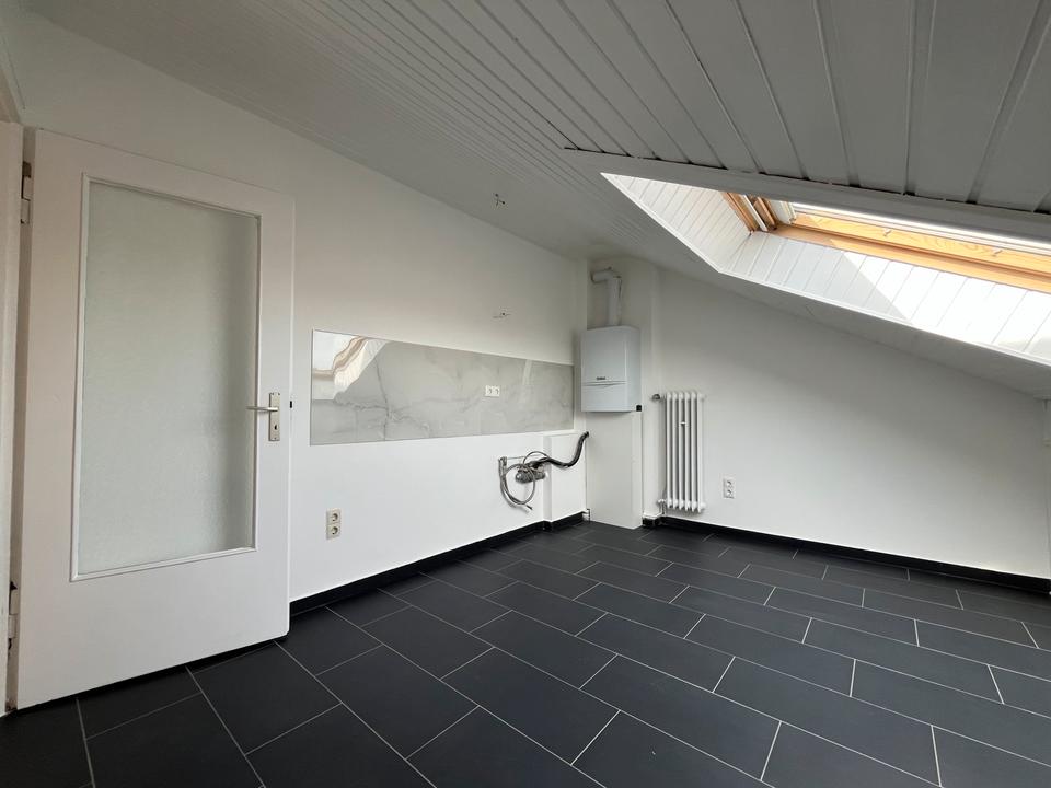 Thumbnail-Erstbezug nach Modernisierung! Zwei-Zimmer-WHG in zentraler Lage