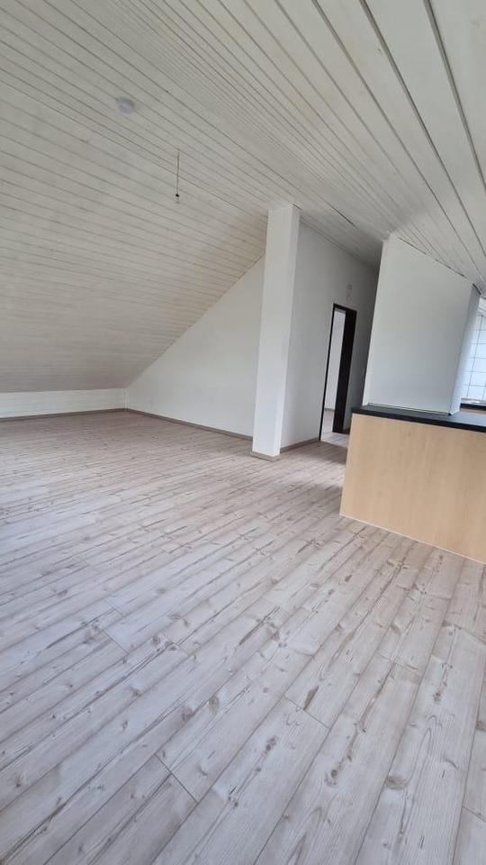 Thumbnail-Helle 2 Zimmer-DG-Wohnung mit EBK in Grafenau-Dätzingen - 44m2