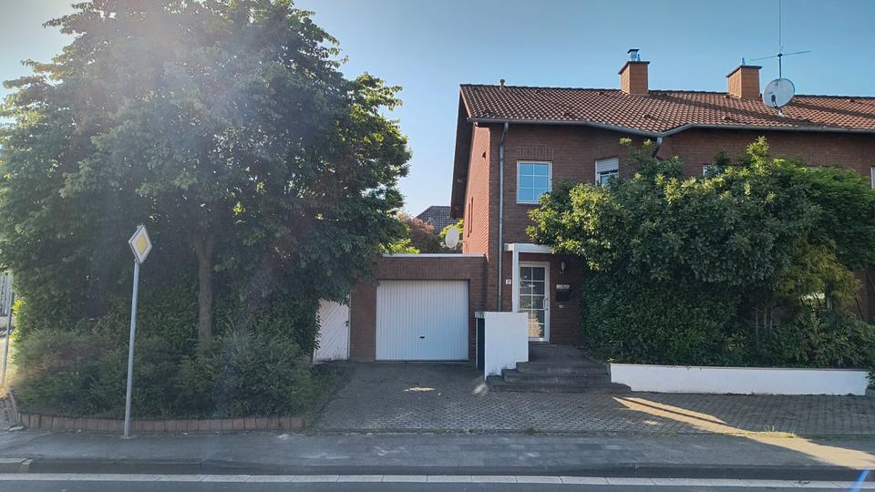 Thumbnail-Gepflegte DHH mit EBK und Top-Lage in Weilerswist-Lommersum