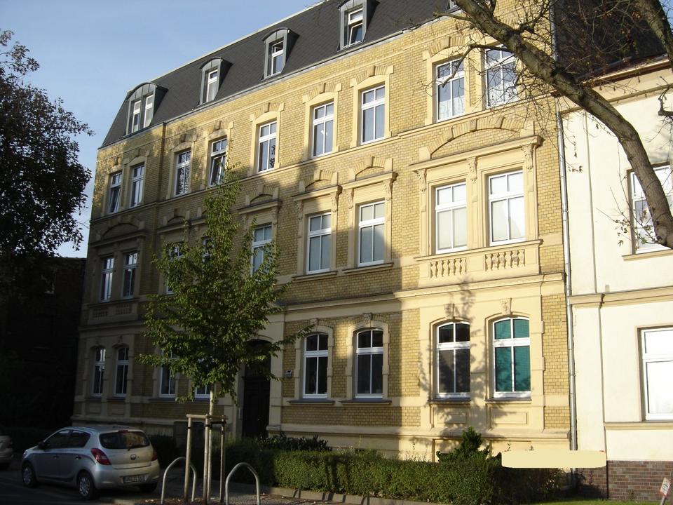 Thumbnail-große 3-Zimmer-Wohnung im DG mit Garage