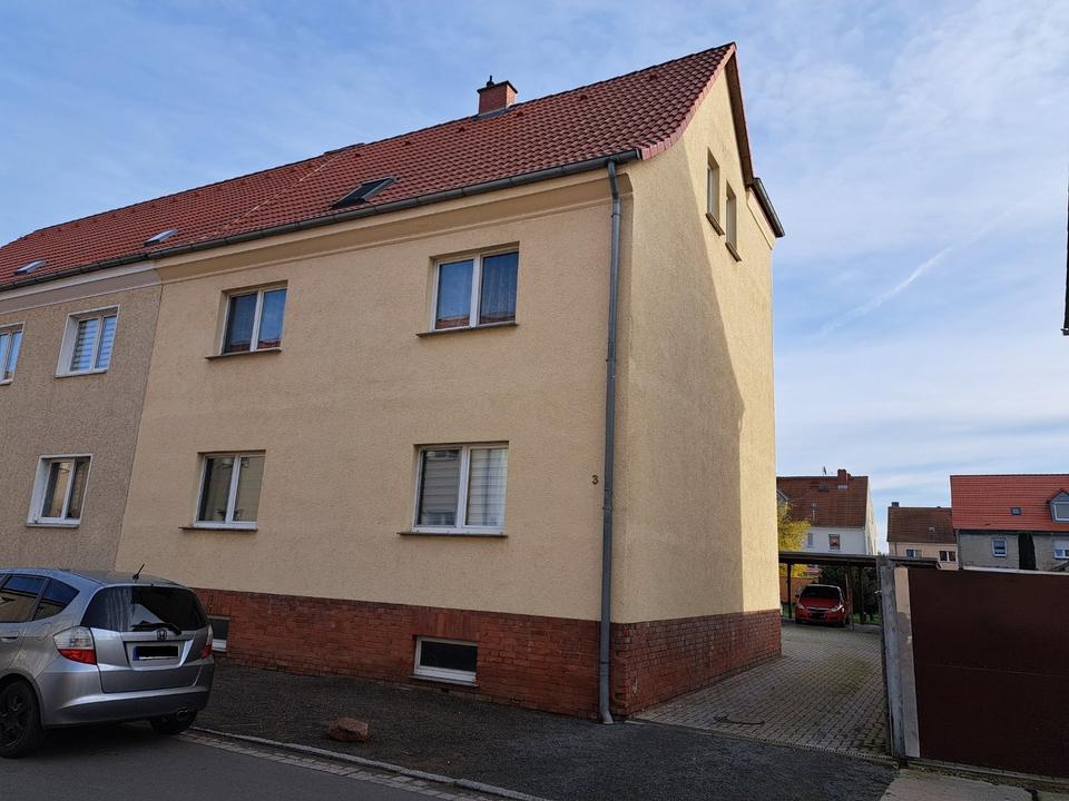 Thumbnail-kleine 2-Zimmer-Wohnung im DG