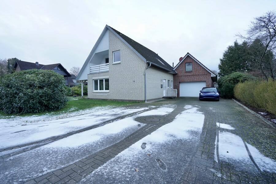 Thumbnail-Gepflegtes Einfamilienhaus mit ca. 137 m² Wohnfläche und Garten
