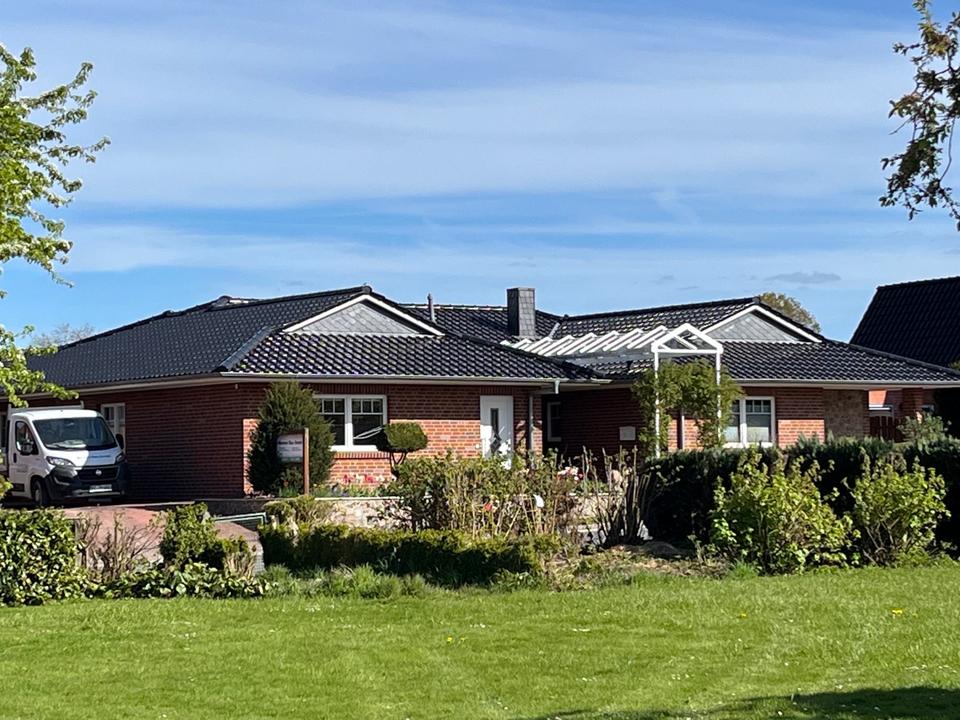 Thumbnail-Großzügiger 1–2-Familienhaus-Bungalow auch für Büro oder Praxis