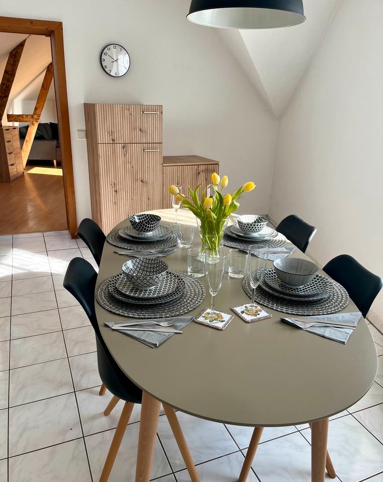 Thumbnail-Möblierte 3-Zimmer- Wohnung mit großer Wohnkũche in Krefeld