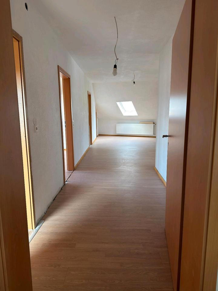 Thumbnail-Kernsanierte 3,5-Zimmer-Dachgeschosswohnung in Bebra-Solz