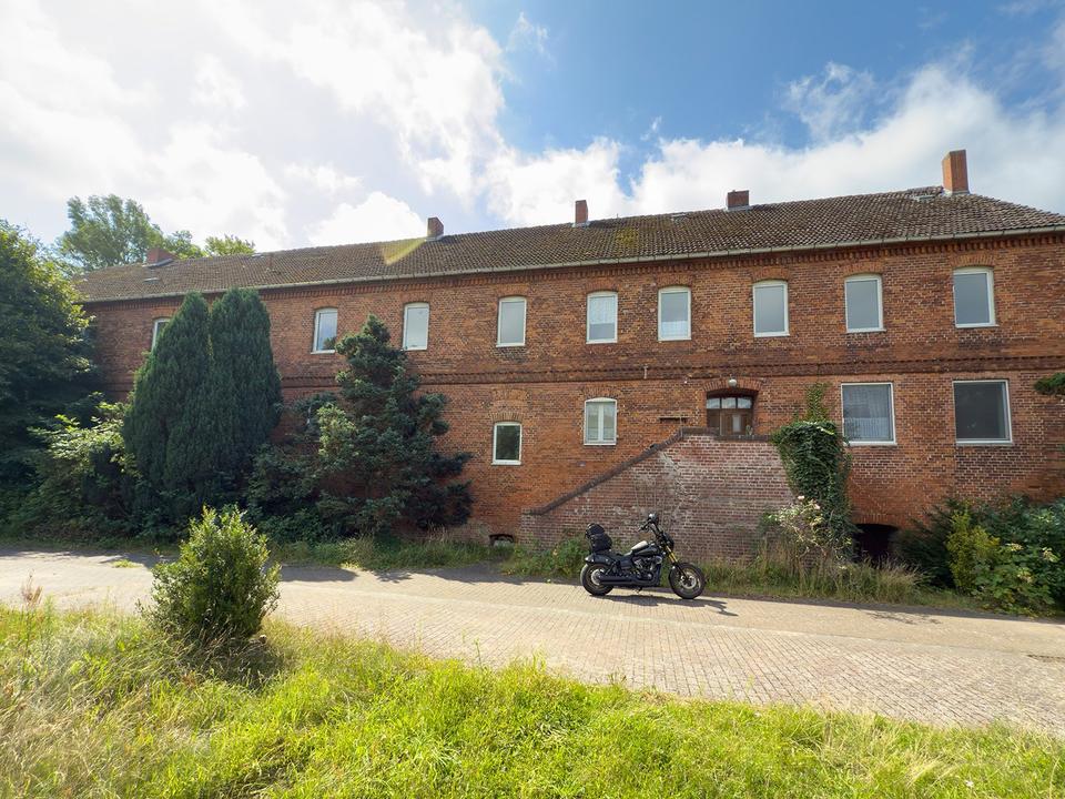 Thumbnail-Großzügiges Gutshaus mit viel Potential und 8474 qm Grundstück