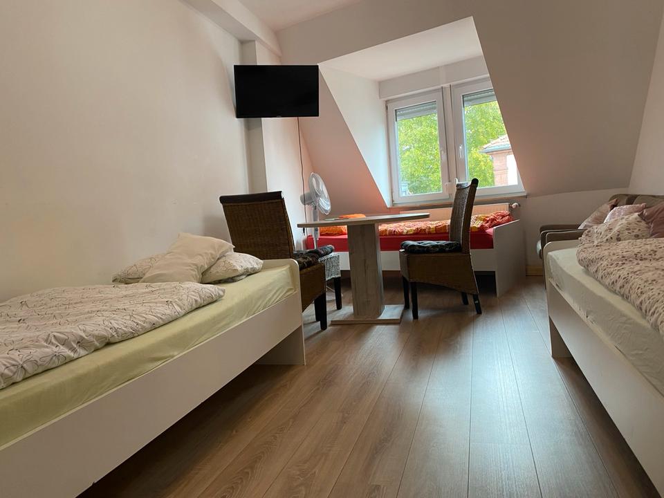 Thumbnail-Mannheim, 3 Zimmer Küche, Bad Möbliert 85 mª Wohnung