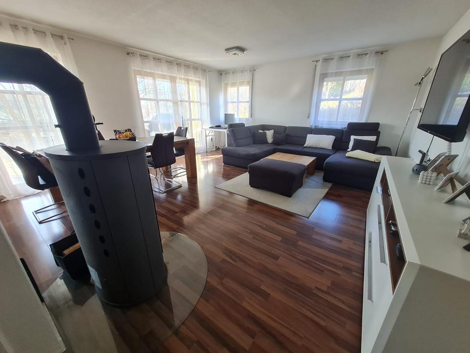 Thumbnail-Großzügige 3-Zimmer-Wohnung mit Terrasse in ruhiger Wohnlage