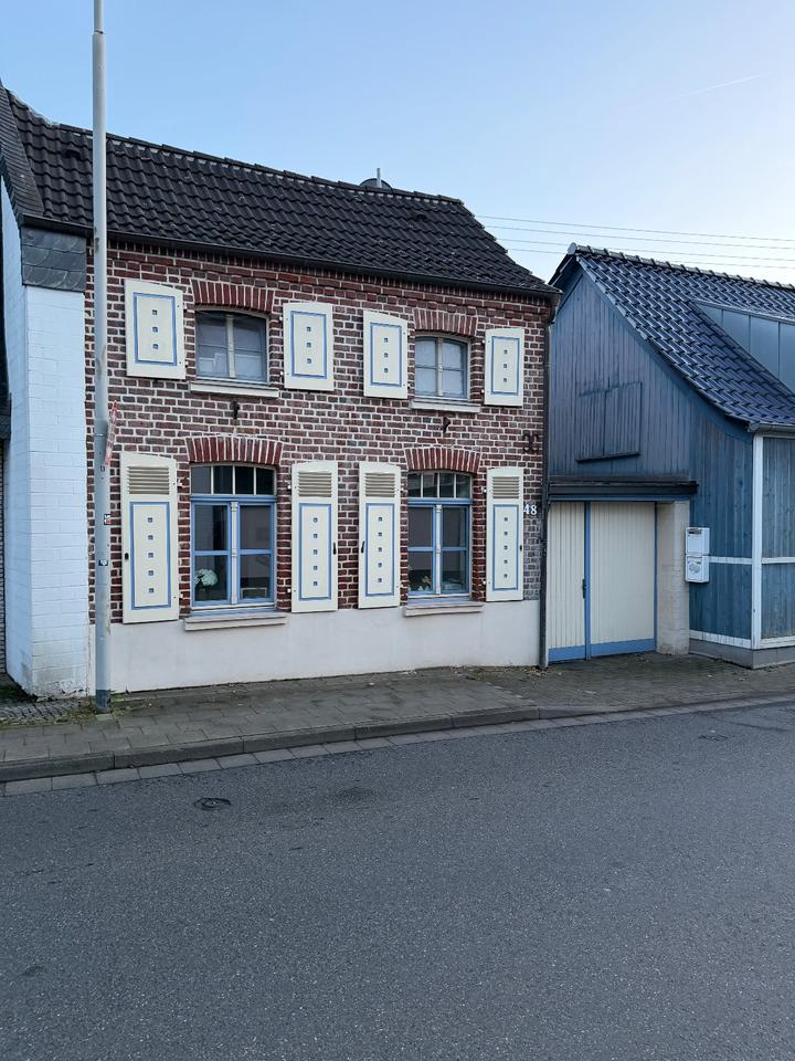 Thumbnail-Zwei Einfamilienhäuser in zentraler Lage von Grevenbroich