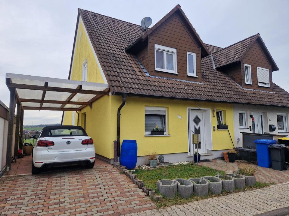 Thumbnail-Großzügige Doppelhaushälfte in Hanglage mit traumhafter Fernsicht