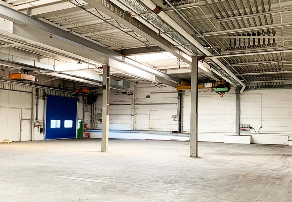 Thumbnail-737,59 m² Hallenfläche im EG mit ebenerdiger Andienung, Kran & Starkstrom mit Büroanteil