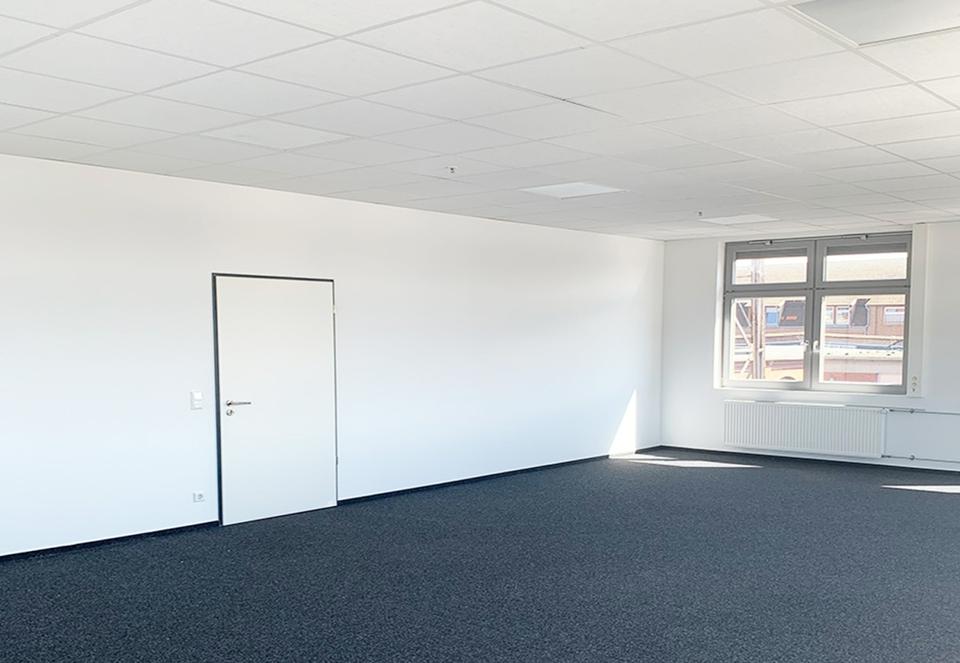 Thumbnail-Bürofläche 66,93 m² mit Teppichboden, Sonnenschutz & VDSL – ab sofort zum Pauschalpreis verfügbar