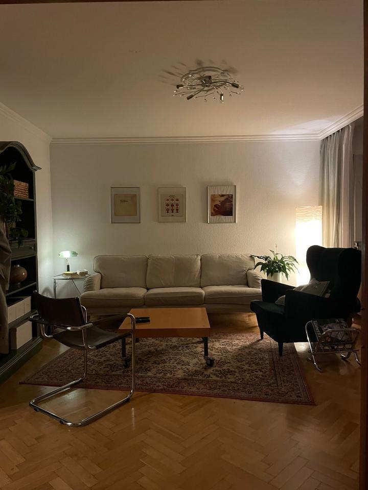 Thumbnail-Attraktive 2,6 Zimmer Wohnung auf der Brucknerallee mit 2 Balkone