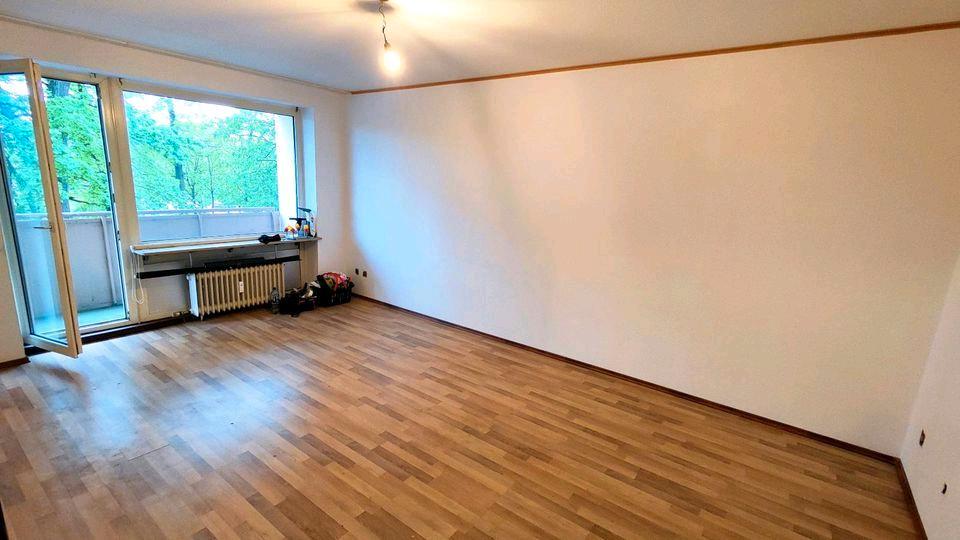 Thumbnail-Zu Sofort! Frisch renovierte 2 ZKB mit 2 Fahrstühlen in DEL!