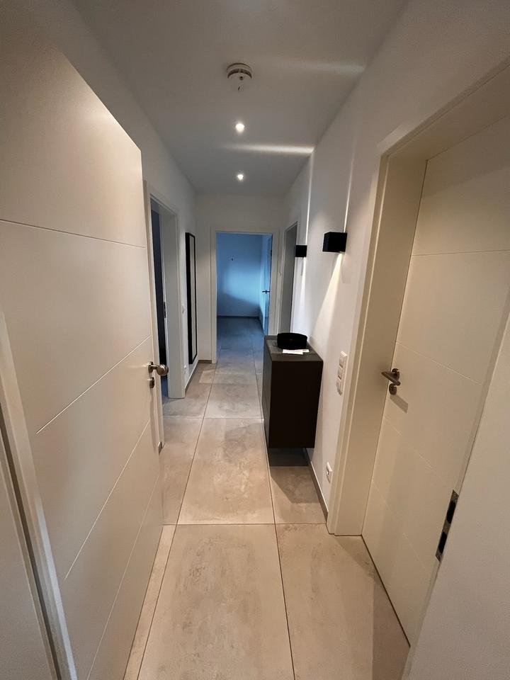 Thumbnail-Moderne Erdgeschosswohnung in einem 2-Familienhaus zu vermieten