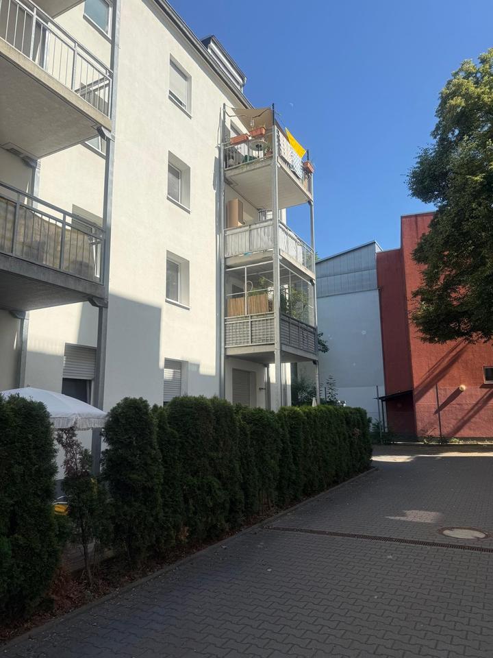 Thumbnail-Rheingauviertel 3-Zimmer-Wohnung mit Balkon in saniertem MFH