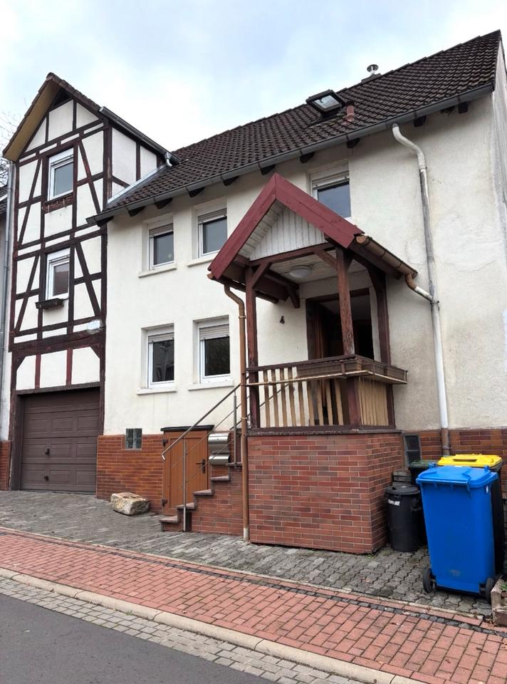 Thumbnail-Einfamilienhaus Mehrfamilienhaus mit Nebengebäude in Obermelsunge