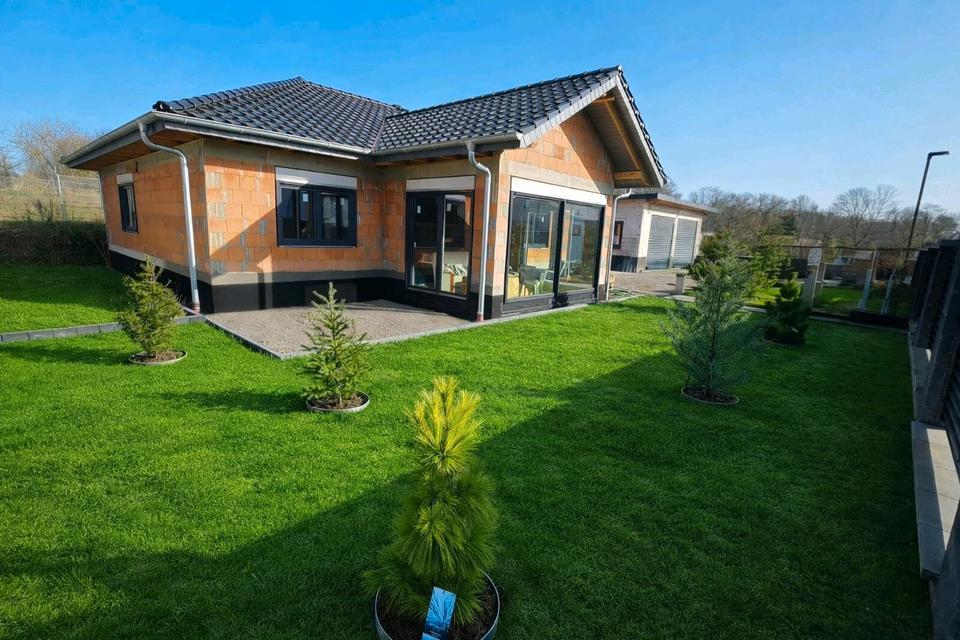 Thumbnail-In Rohbau Einfamilienhaus mit Nebengebäude in Ottleben