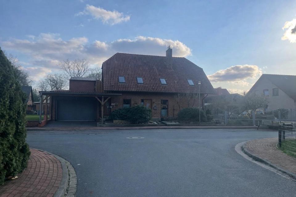 Thumbnail-Großzügiges Einfamilienhaus mit PV Anlage