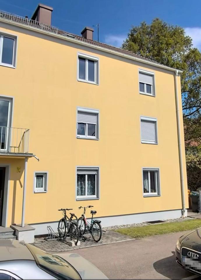 Thumbnail-1,5-Zimmer-Wohnung in Augsburg - Sanierungsobjekt mit Potential