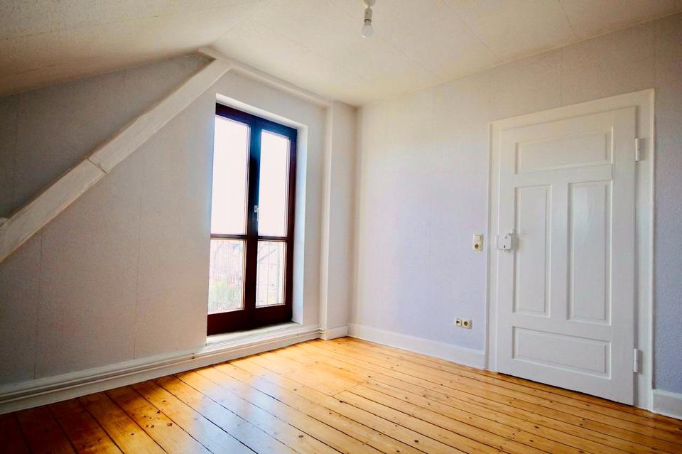 Thumbnail-Charmante 2,5-Zimmer-DG-Wohnung in Wiesbaden Mitte!