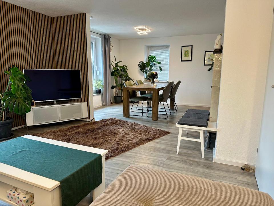 Thumbnail-Kernsanierte Wohnung in DHH mit gehobener Ausstattung und Garten