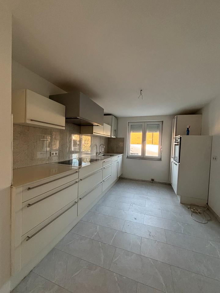 Thumbnail-Großzügige 4-Zimmer Wohnung mit EBK und Balkon bei Kirchheim Teck