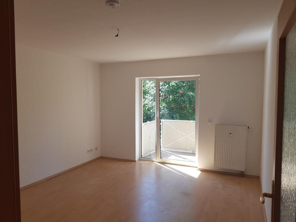 Thumbnail-Top-geschnitte 2-Raum-Wohng. mit großem SW-Balkon u Tageslichtbad