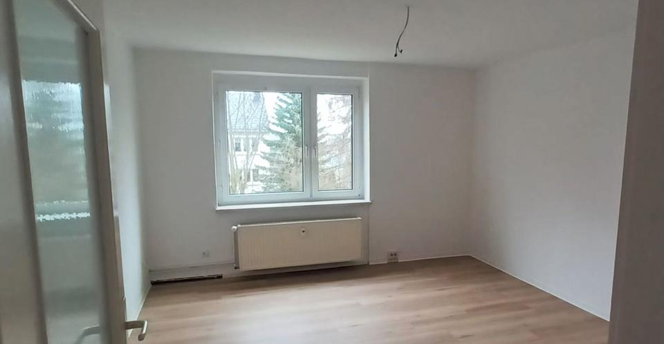 Thumbnail-Schöne 3R Wohnung, gut erreichbar mit Dusche wieder frei