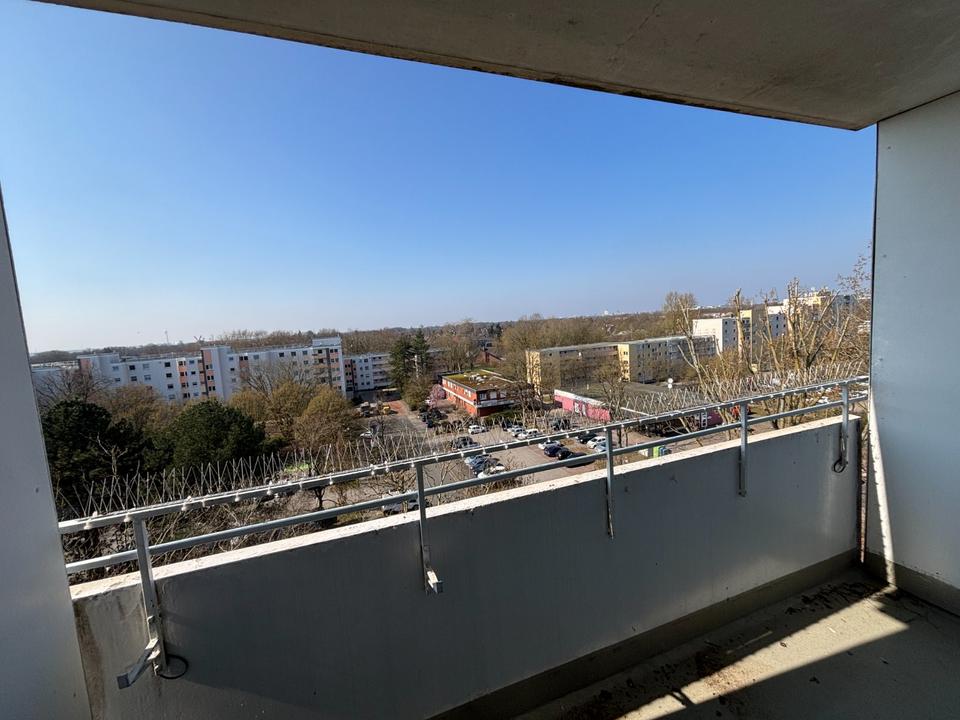 Thumbnail-Helle, renovierte Zwei-Zimmer-Wohnung mit Fernblick