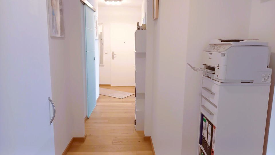 Thumbnail-3-Zi.-Whg.: Frisch kernsaniertes Wohnerlebnis mit Panoramablick