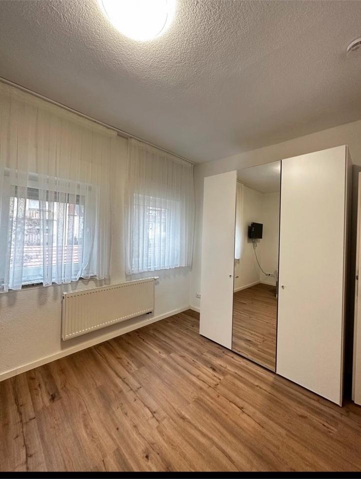 Thumbnail-2- Zimmer Wohnung Nähe Porsche in Zuffenhausen zu vermieten