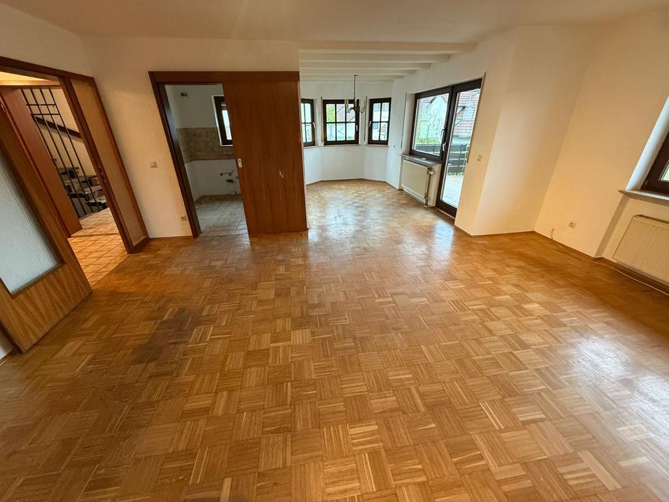 Thumbnail-3,5-Zi.-EG-Wohnung in Güglingen mit Parkplatz + Terrasse