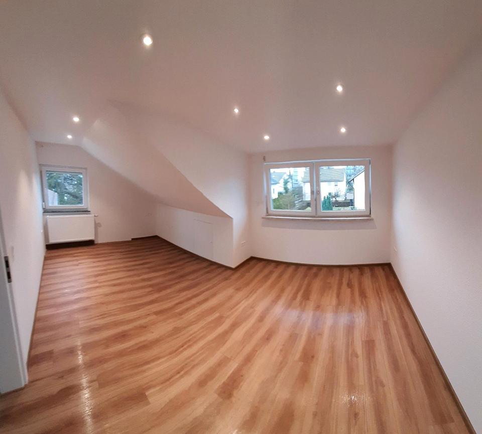 Thumbnail-Moderne Zwei Zimmer-Dachgeschosswohnung