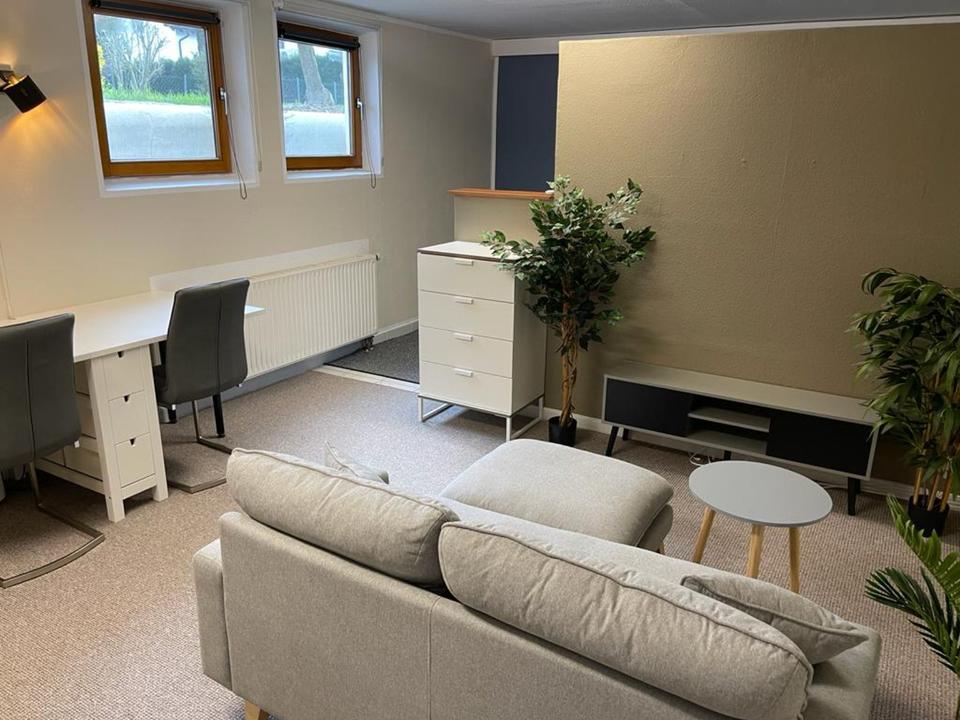 Thumbnail-Ruhige 1-Zi.-Souterrainwohnung 36 m² Einliegerwohnung, Stellplatz