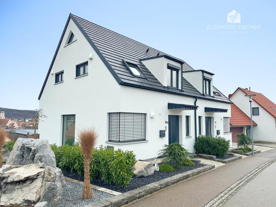 Thumbnail-Energieeffiziente Doppelhaushälfte mit moderner Einbauküche und Garage