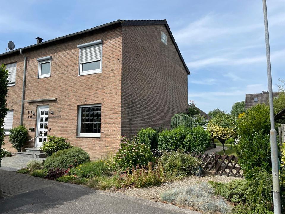 Thumbnail-Reihenendhaus mit Garten und Garage in Grefrath (Privatverkauf)