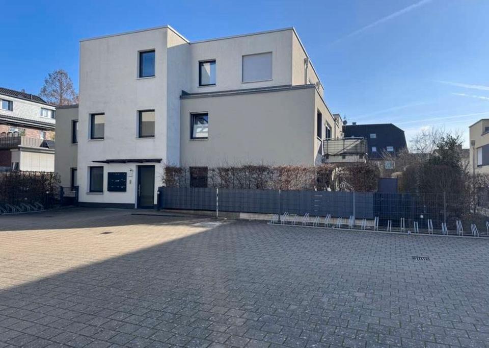 Thumbnail-Hochwertige und charmante Erdgeschosswohnung mit Garten