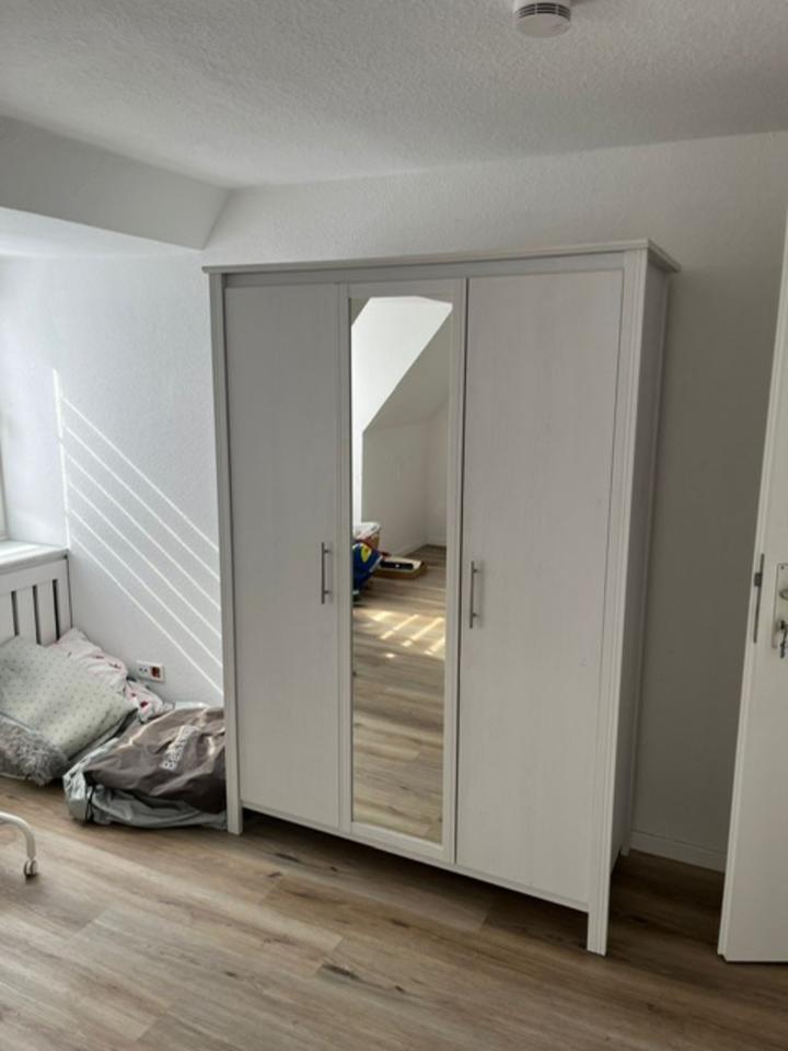 Thumbnail-Sehr zentral gelegene 4-Zimmer-Wohnung in Emden