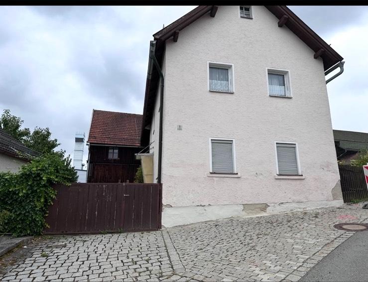 Thumbnail-Altes sanierungsbedürftiger kleiner Bauernhof früher . 317m2